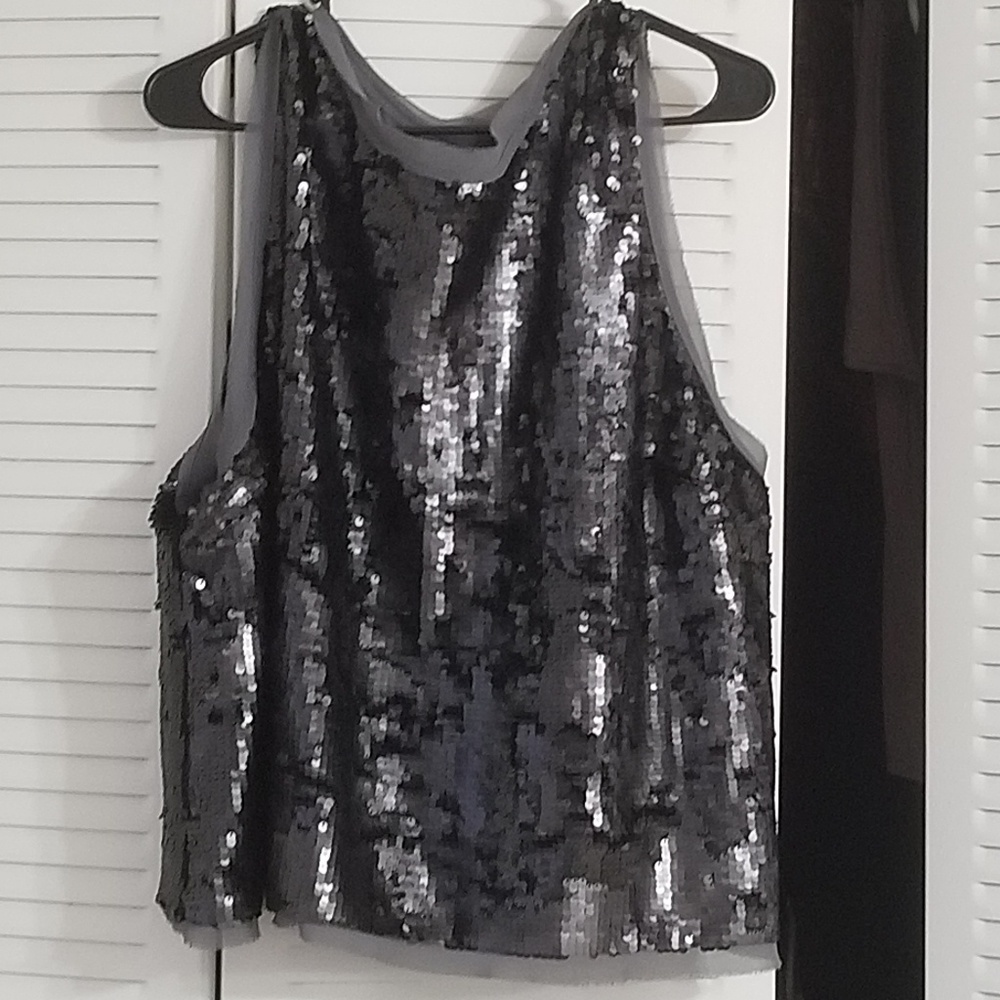 Sequin tank